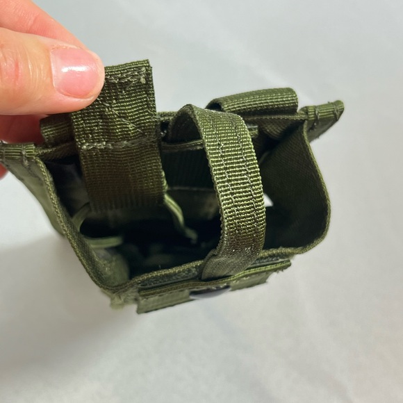 BLACKHAWK! Molle Radio Pouch - like new condition - Picture 7 of 9